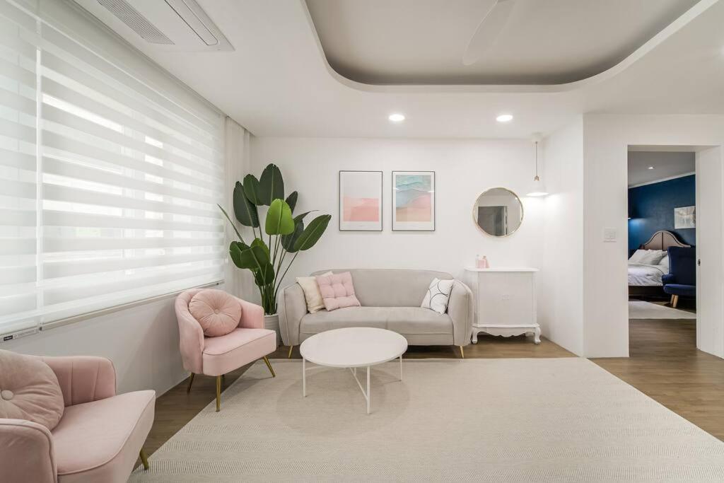 Split Level House In Hongdae * Seoul