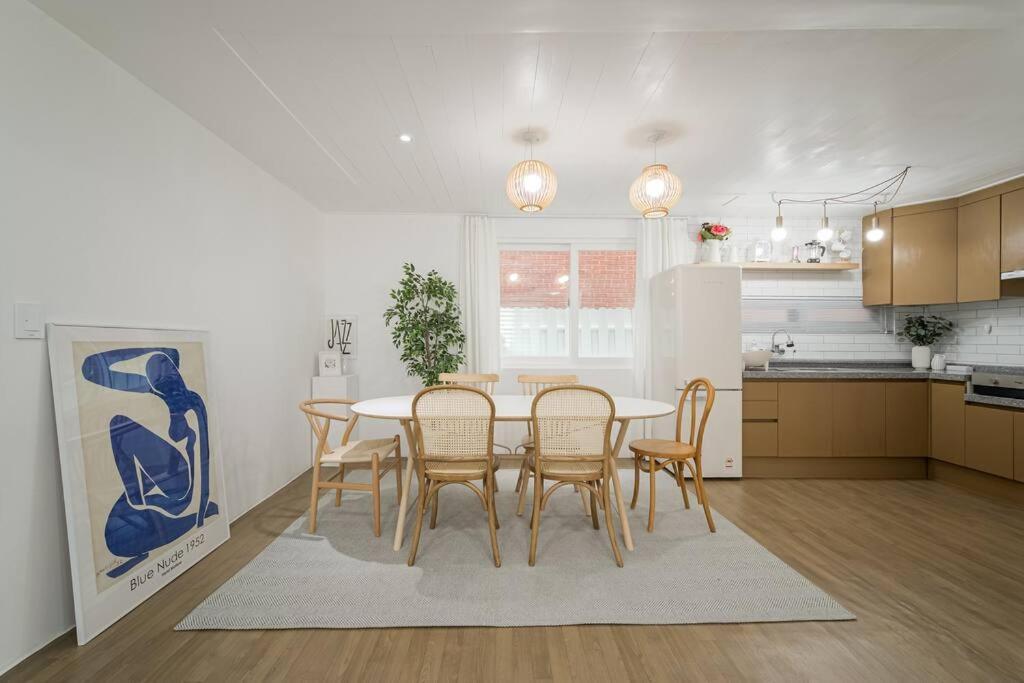 Apartment Split Level House In Hongdae
