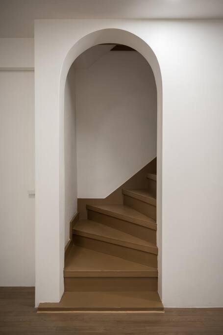 Split Level House In Hongdae Apartment *