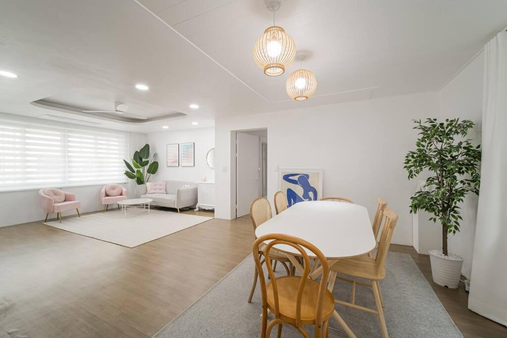 Split Level House In Hongdae Apartment *