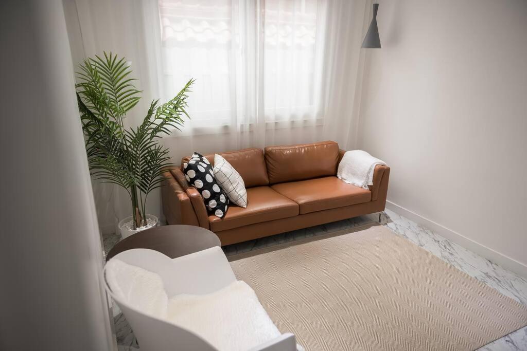 Split Level House In Hongdae Apartment