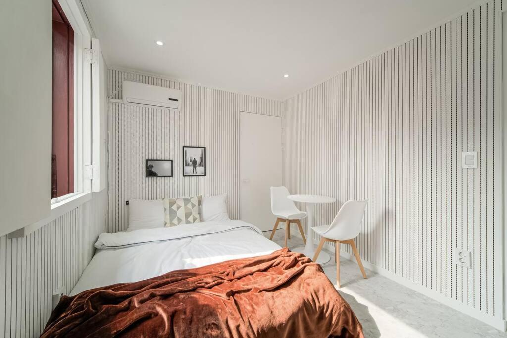 Split Level House In Hongdae *