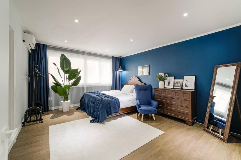 Split Level House In Hongdae Apartment *