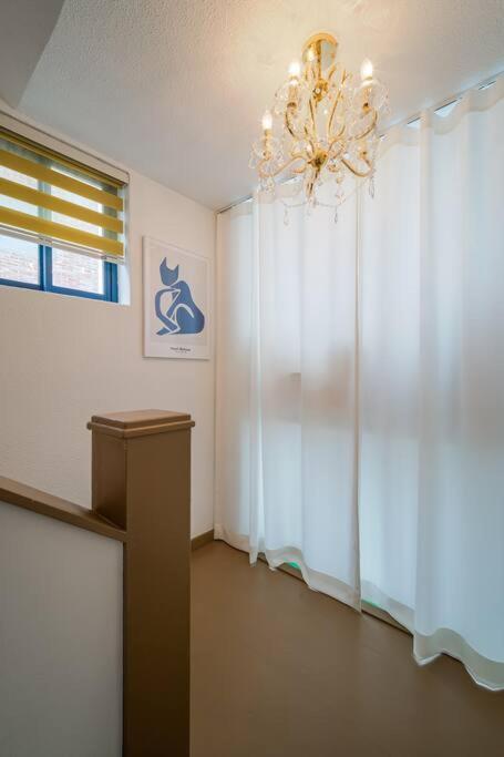 Split Level House In Hongdae Apartment