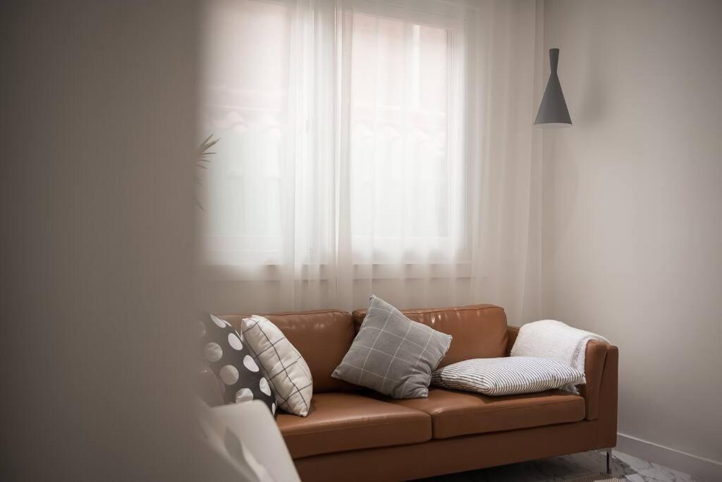 Split Level House In Hongdae Seul