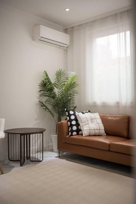 Split Level House In Hongdae