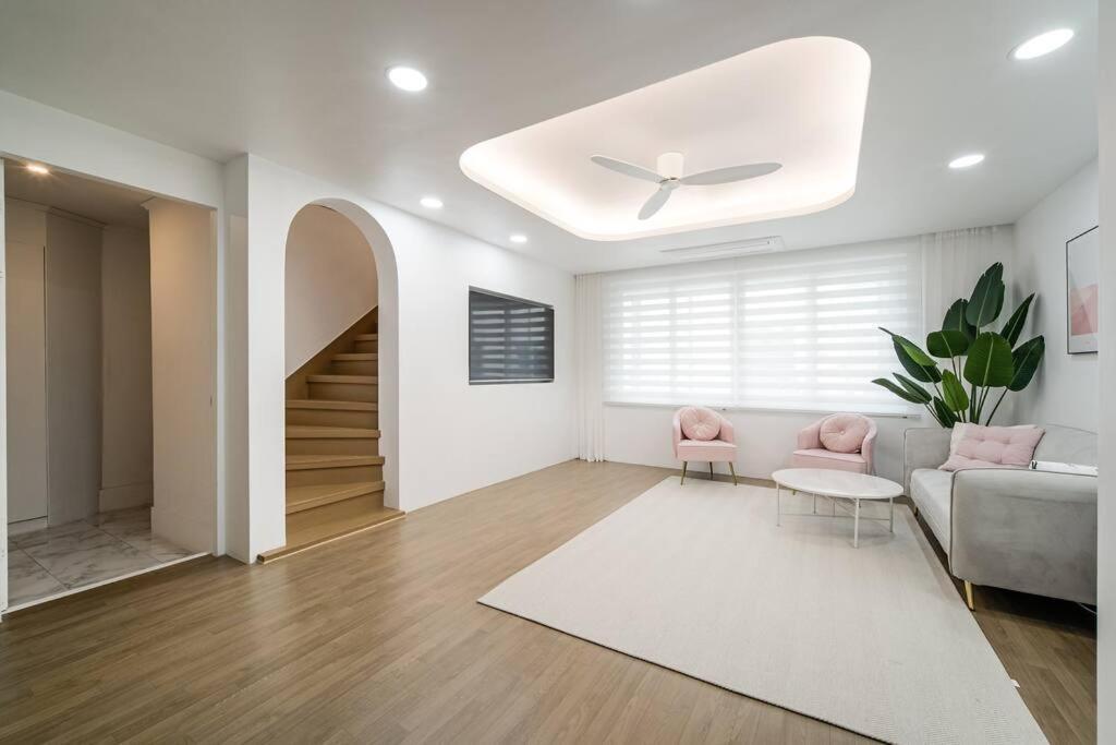 Split Level House In Hongdae Appartamento