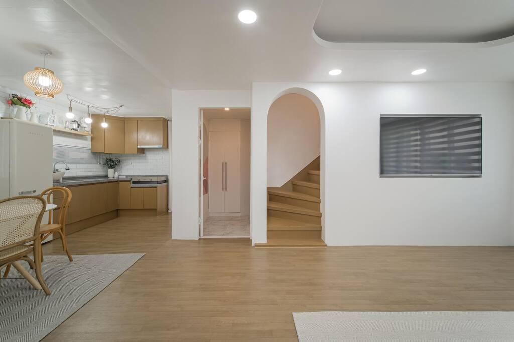 Split Level House In Hongdae Appartamento Seul