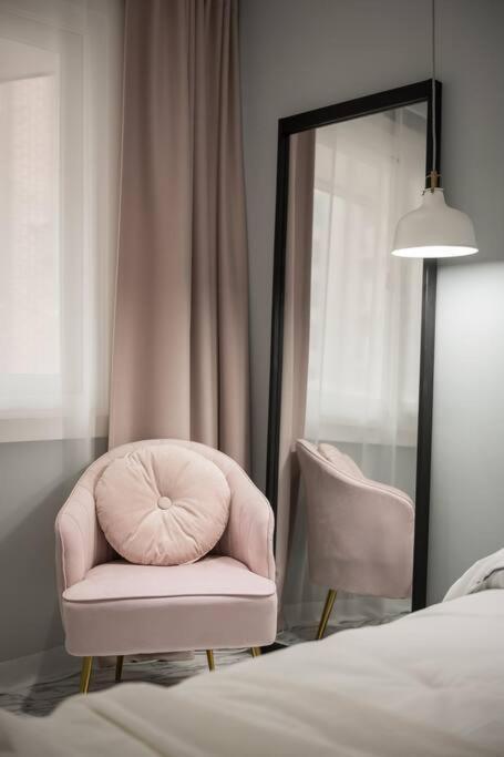 Split Level House In Hongdae * Seul