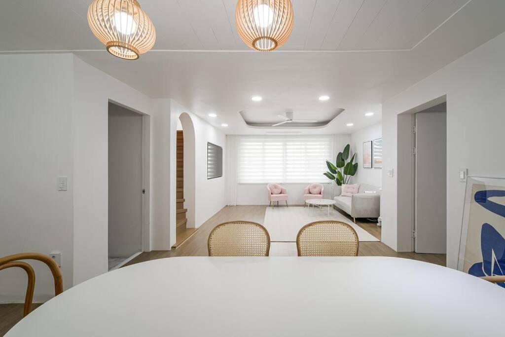 Split Level House In Hongdae * Seul